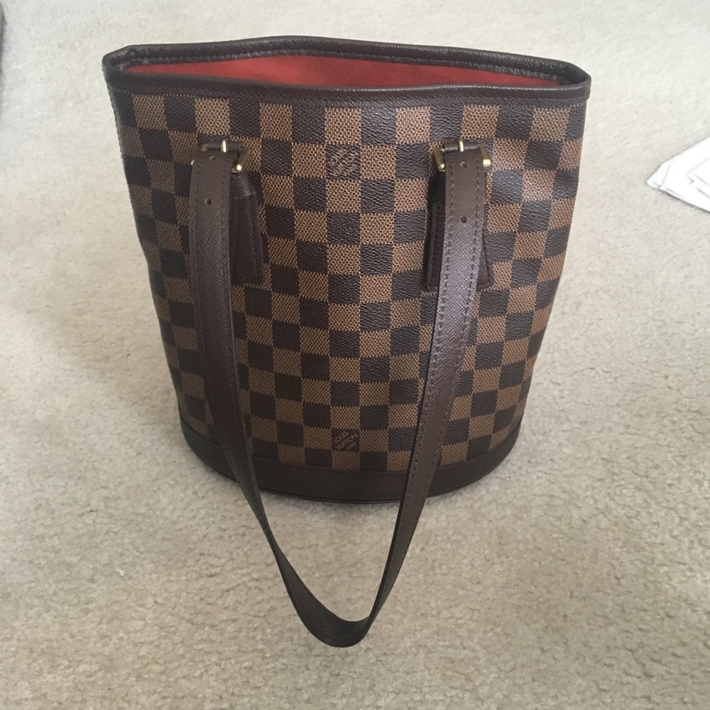 Louis Vuitton Damier Bucket Bag